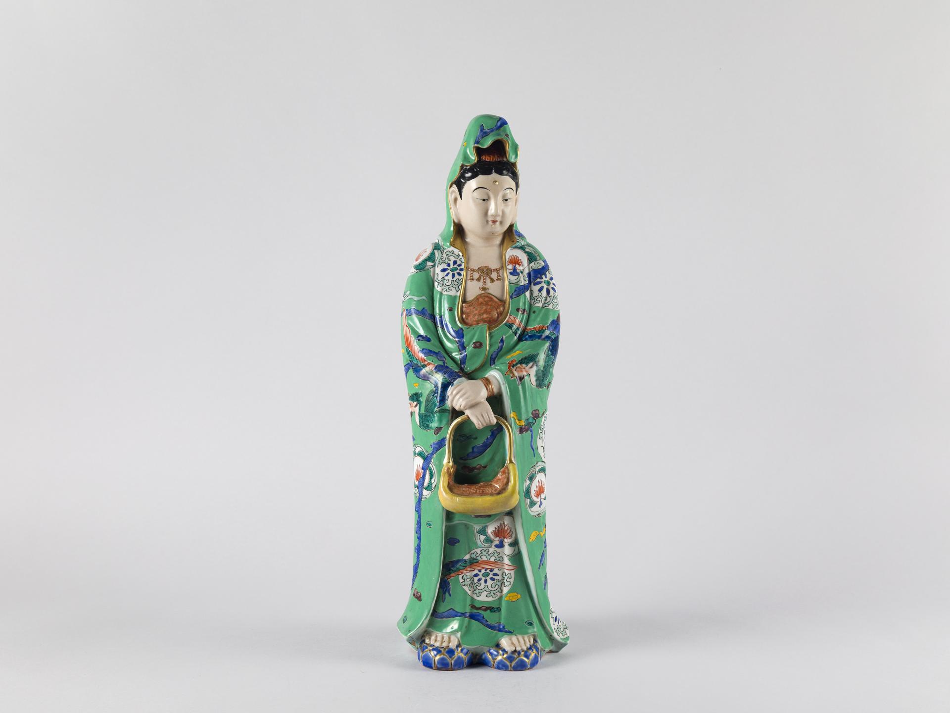Figura de diosa, cerámica esmaltada Japón, período Meiji (1868-1912)