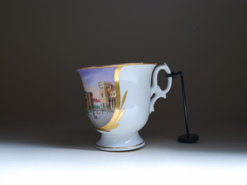 Taza con paisaje urbano