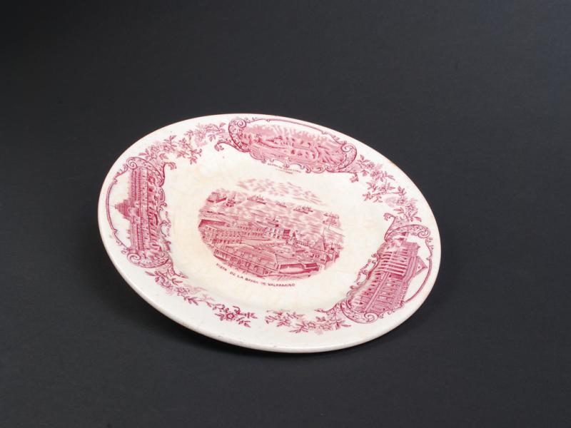 Plato con paisaje de Valparaíso