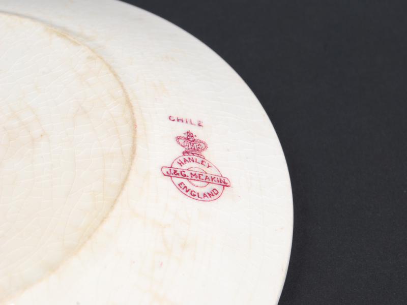 Plato con paisaje de Valparaíso